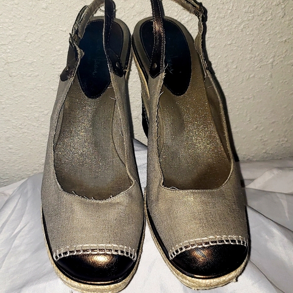 "COLE HAAN/G SERIES" WEDGE ESPADRILLE COPPER - Picture 3 of 4